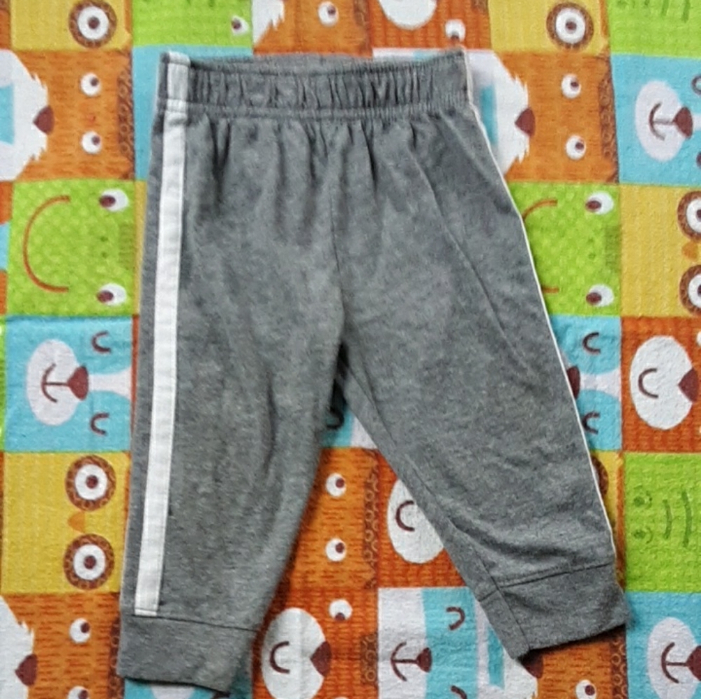 Baby clothes! Bundle 3/$10 and save.